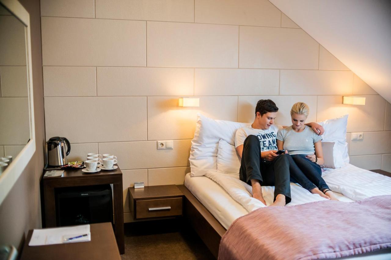 Hotel Fuerdohaz Nyíregyháza Exteriör bild
